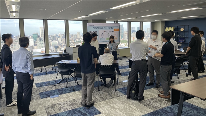 ユーザー会終了後の交流・個別相談の様子1